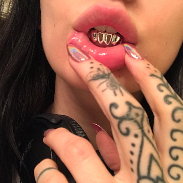 White Gold Joker Style Grillz 3 White Gold Joker Style Grillz