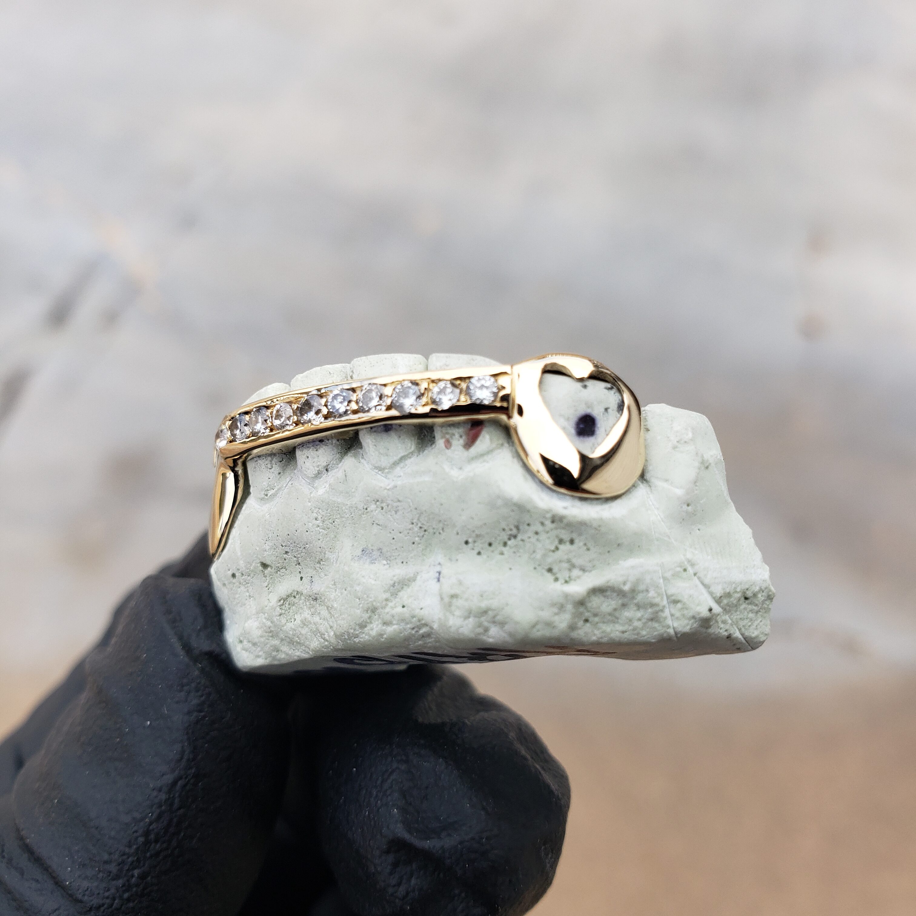 Yellow Gold K9 Hearts Center Diamond Bar Bottom Grillz GotGrillz
