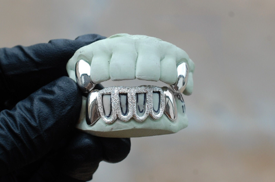 Find The Best Collection of Custom Diamond Grillz in Houston At GotGrillz