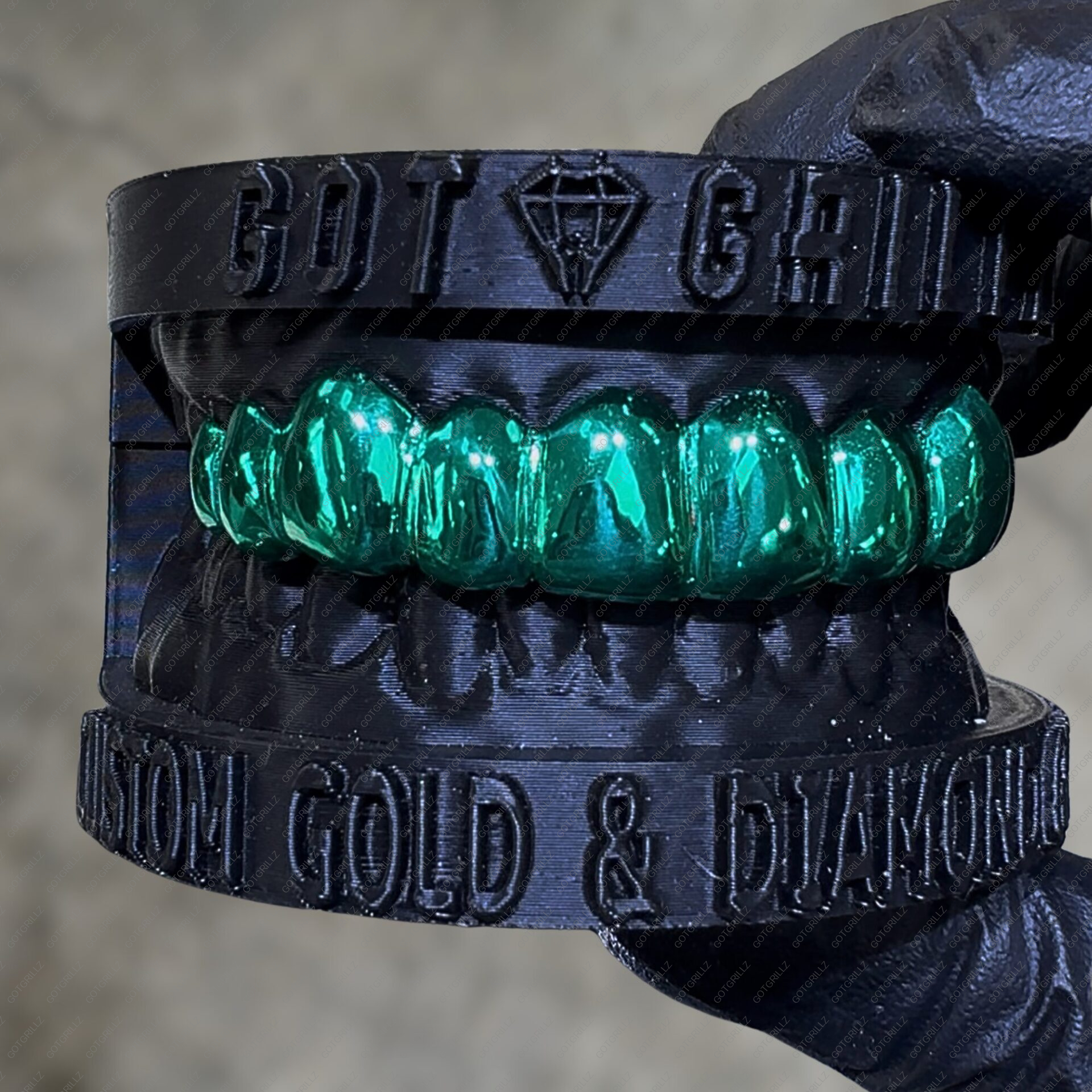 Emerald Green Polished Solid Classic Grillz - GotGrillz