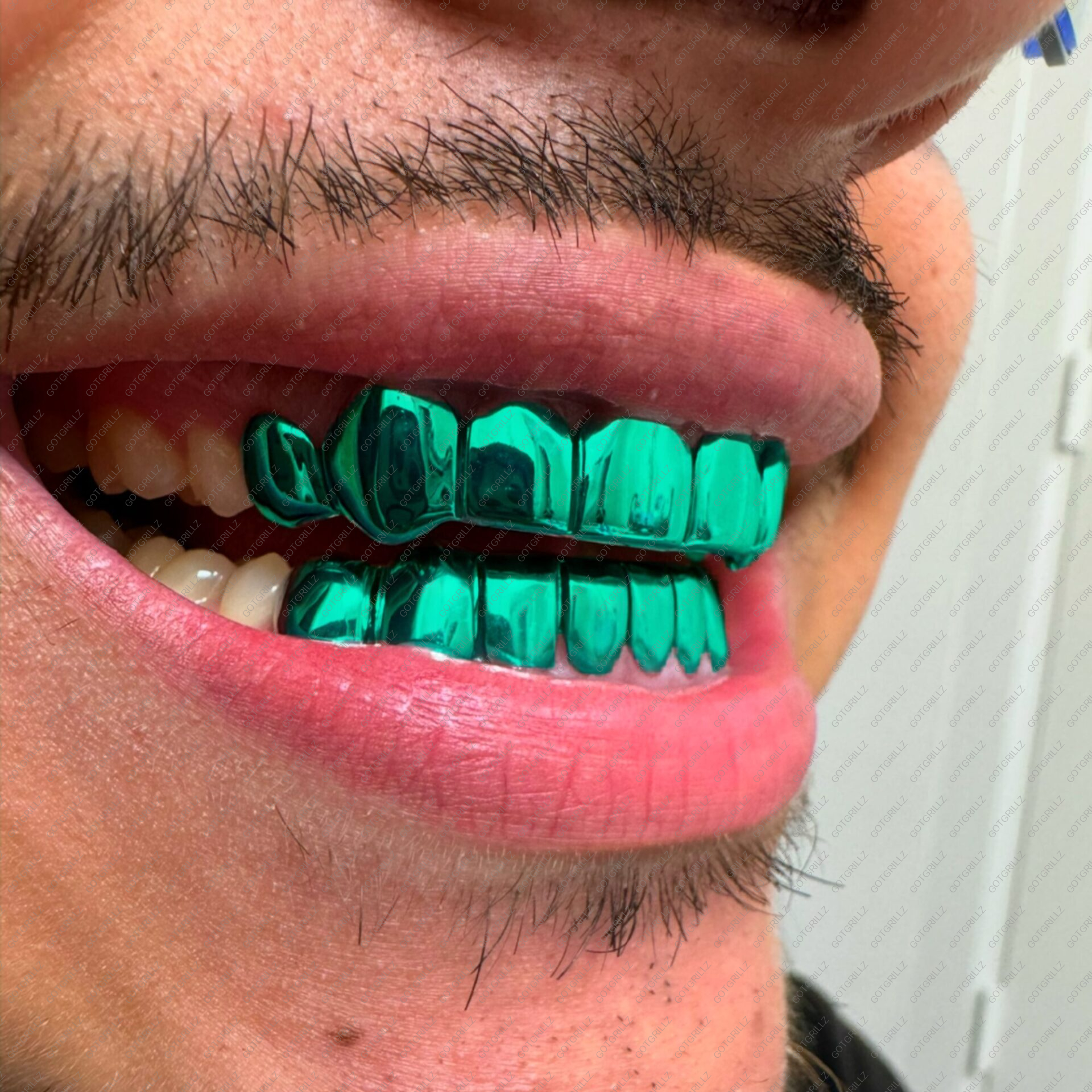 Emerald Green Polished Solid Classic Grillz - GotGrillz