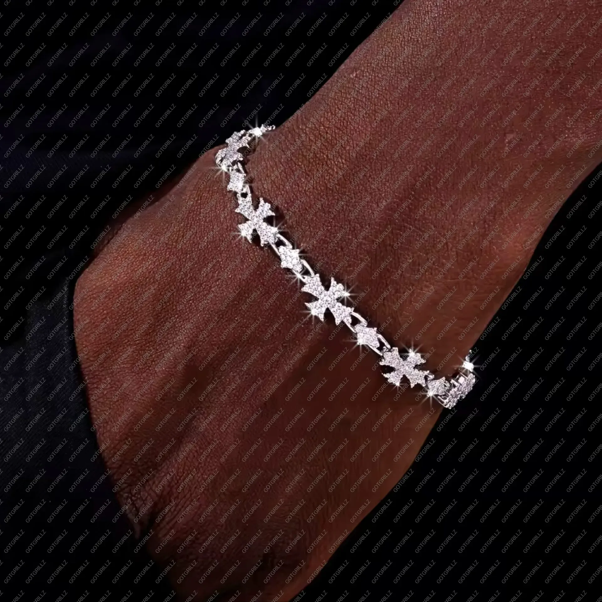 69925 Sterling Silver Moissanite Iced Out Gothic Cross Link Bracelet Bracelet